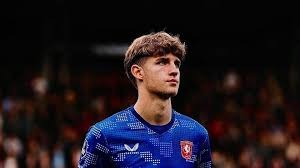 扑克中后期怎么分析局势（如何在扑克的中后期研判局势）